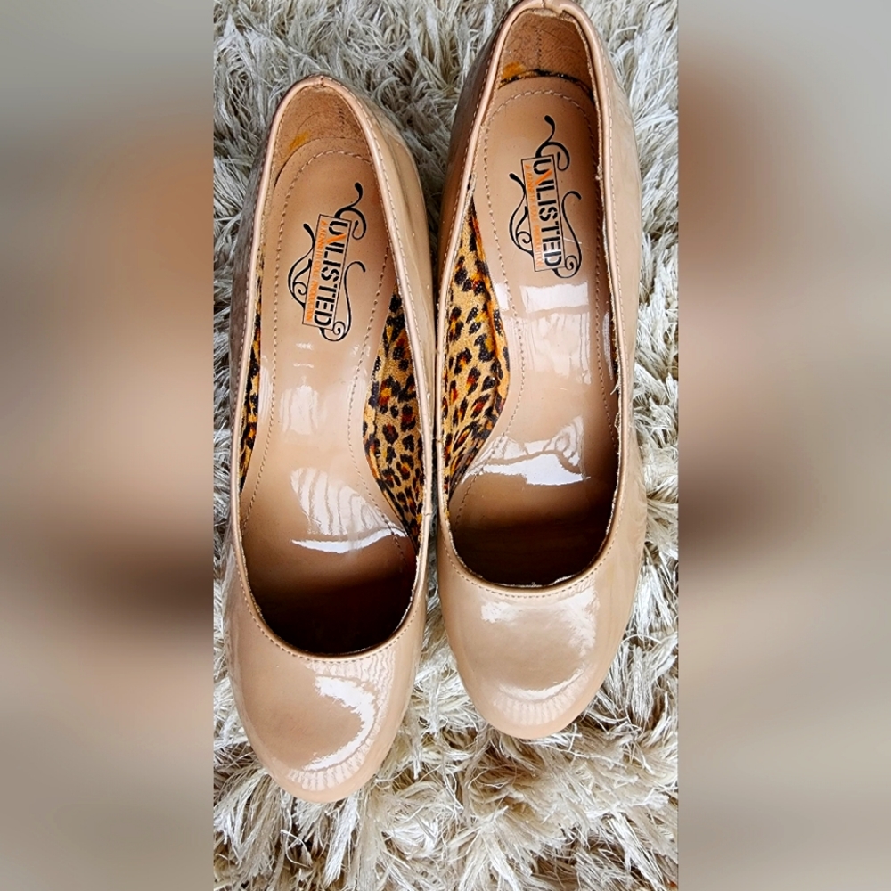 Kenneth Cole platform pump